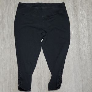 Womans Lg Capri Leggings